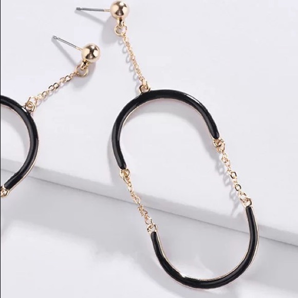 Anthropologie Black Enamel Gold Plated Horseshoe Chain Drop Earrings D5 - Picture 2 of 3